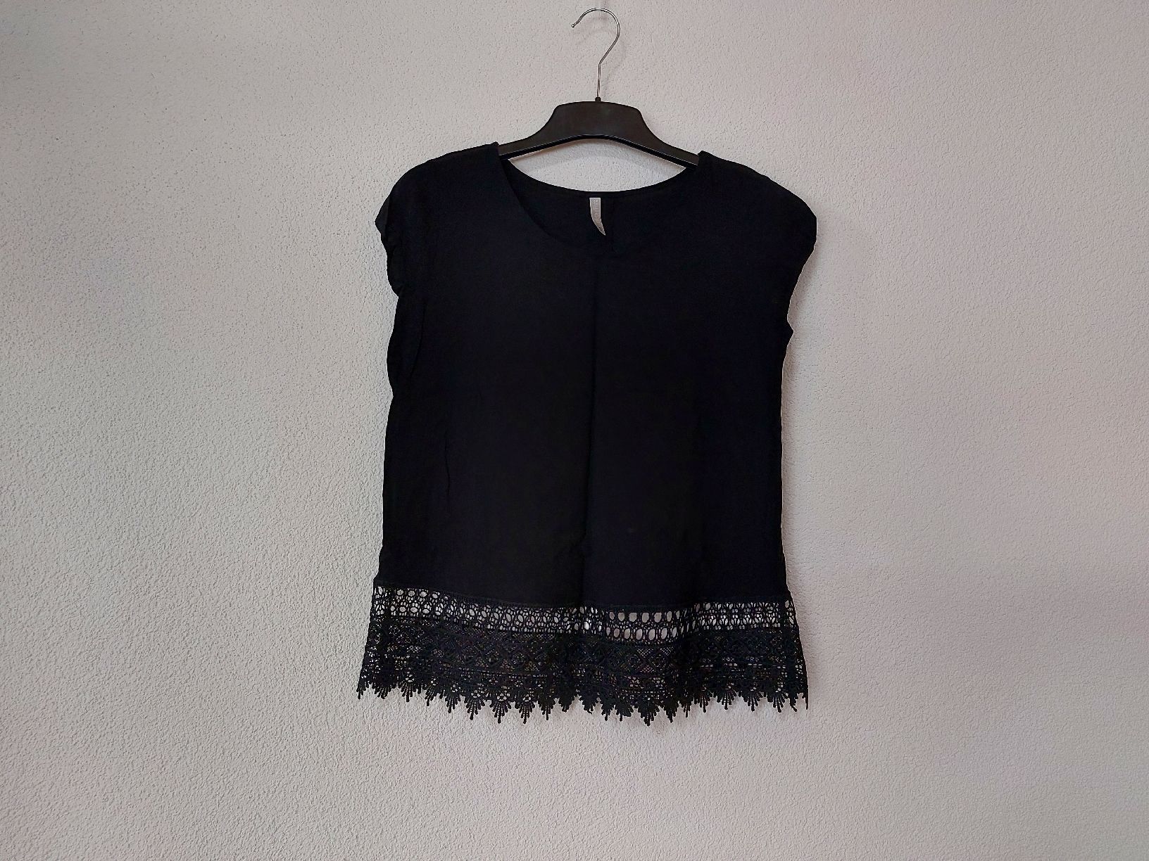 Tops: Damen Oberteil schwarz mit Spitze  – Gebraucht aus Effingen von roe_7mb7
