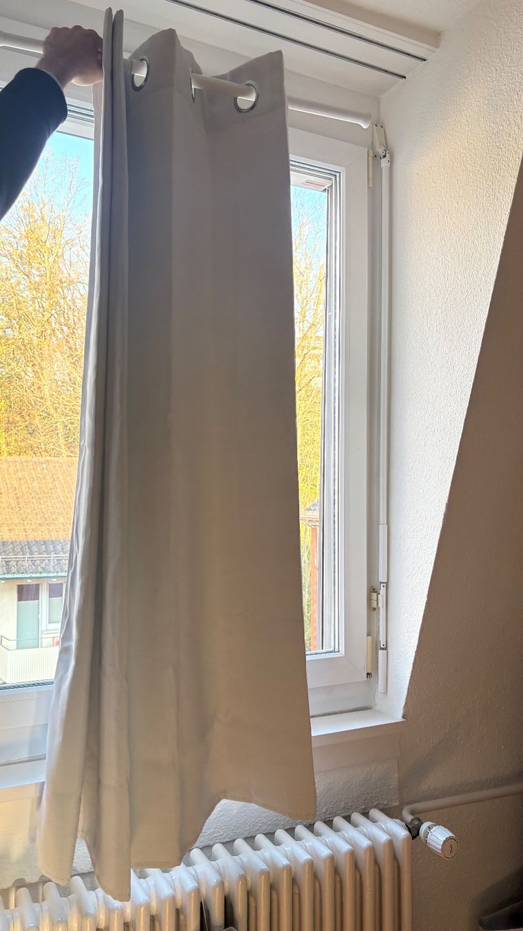 Tende: Verstellbare Gardinenstange mit Vorhang – Usato da Zürich venduto da jas_5mwh 1