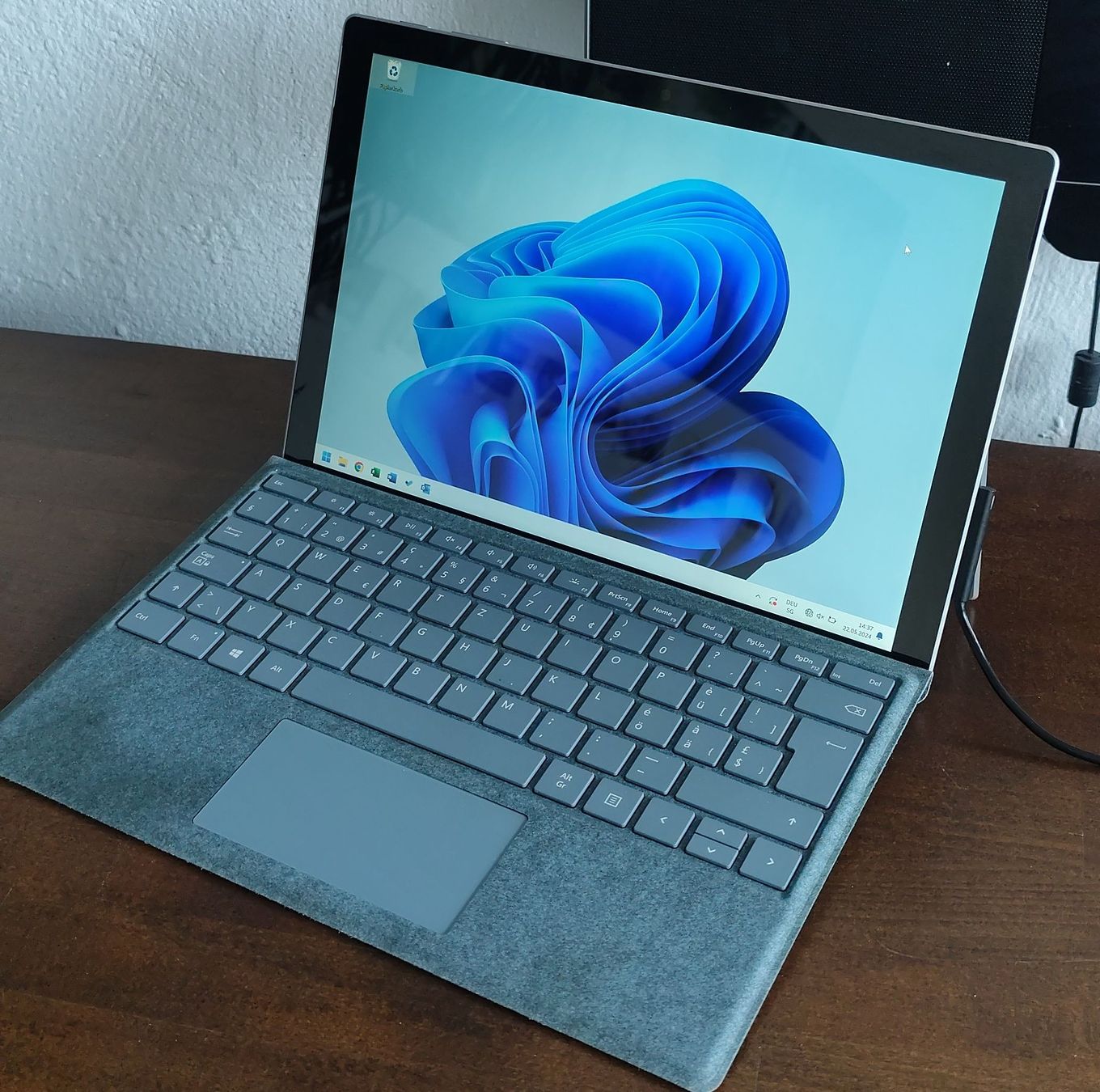 Microsoft Portables: Microsoft Surface Pro 7 – Neuf (Voir description) à Thun par Douche