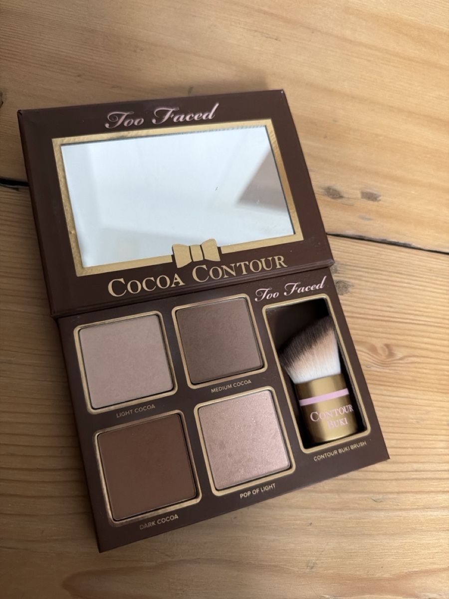 Make-up: Too Faced Cocoa Contour Palette with Brush – Nuovo (secondo la descrizione) da Basel venduto da alb_989f 1