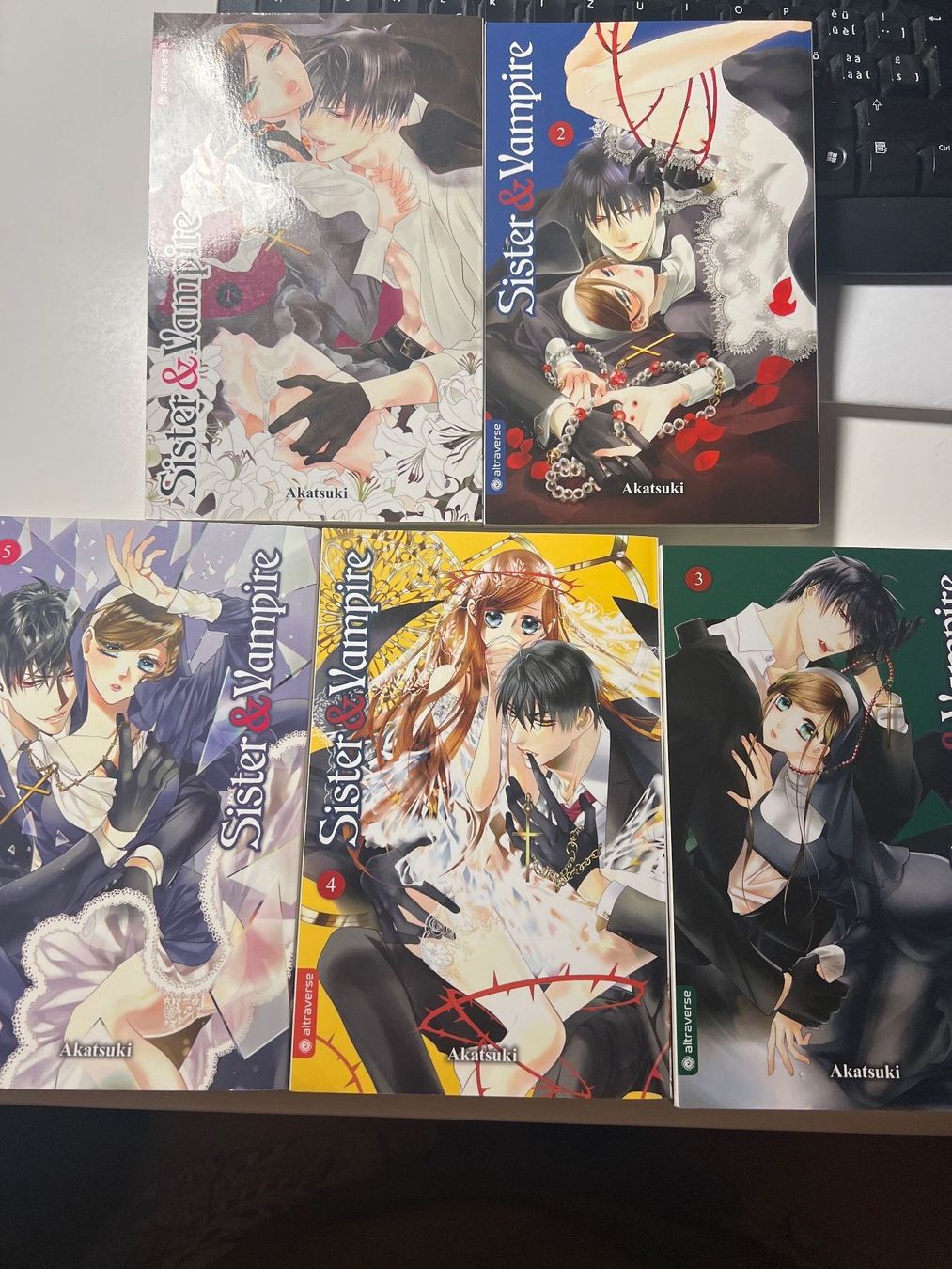 BD: Sister & Vampire 1-5 - Manga – Neuf (Voir description) à Bonaduz par Malves10