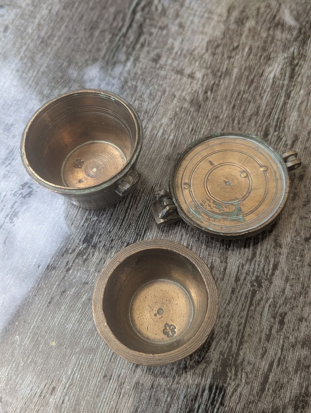 Bilance e pesi: 19th C. Brass Nesting Apothecary Bucket Weights Set Repair  – Difettoso da Erlinsbach SO venduto da Meytalien 3
