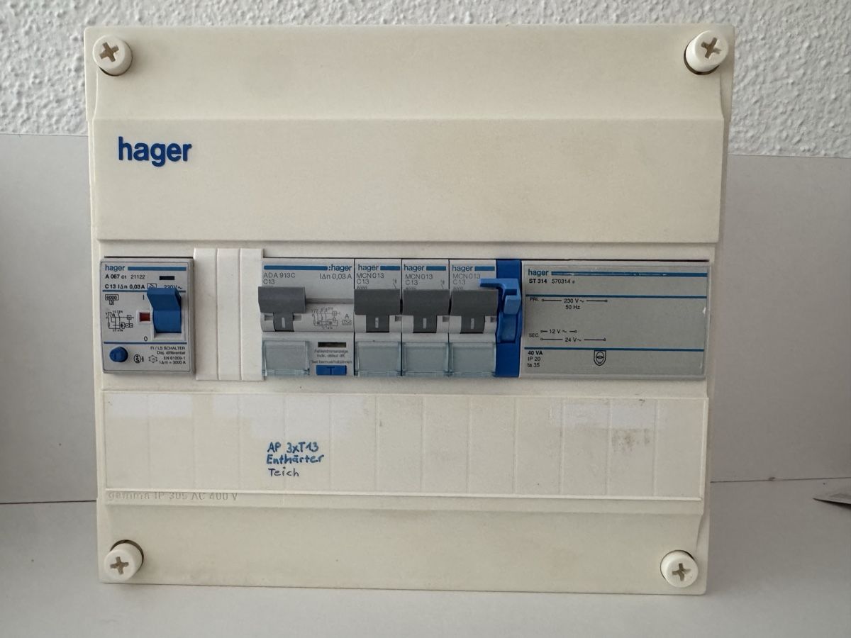 Hager Interruttori: Hager Stromverteiler-Panel mit Schutzschaltern – Usato da Niederrohrdorf venduto da S.Hubar