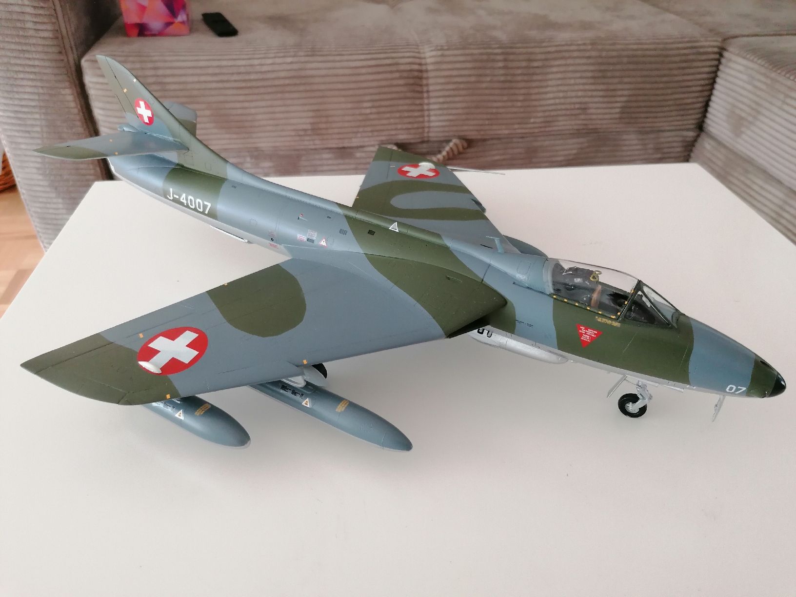 Schweizer Armee Kit di modellismo & Modellini statici: Hunter Schweizer Luftwaffe – Nuovo (secondo la descrizione) da Brunnen venduto da pepone08 1