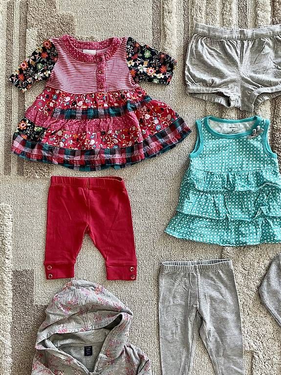 Lotti & Set di vestiti: Set Carters / NEXT / Baby GAP Grösse 6-12 Mth – Usato da Dörflingen venduto da Kendraa 1