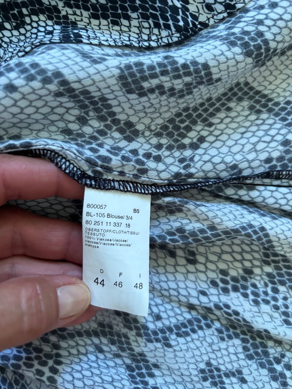 Airfield Camicette: Airfield Bluse, neu, 44. cool, NP: 240.- – Nuovo (secondo la descrizione) da St.Gallen venduto da shiwi12 8