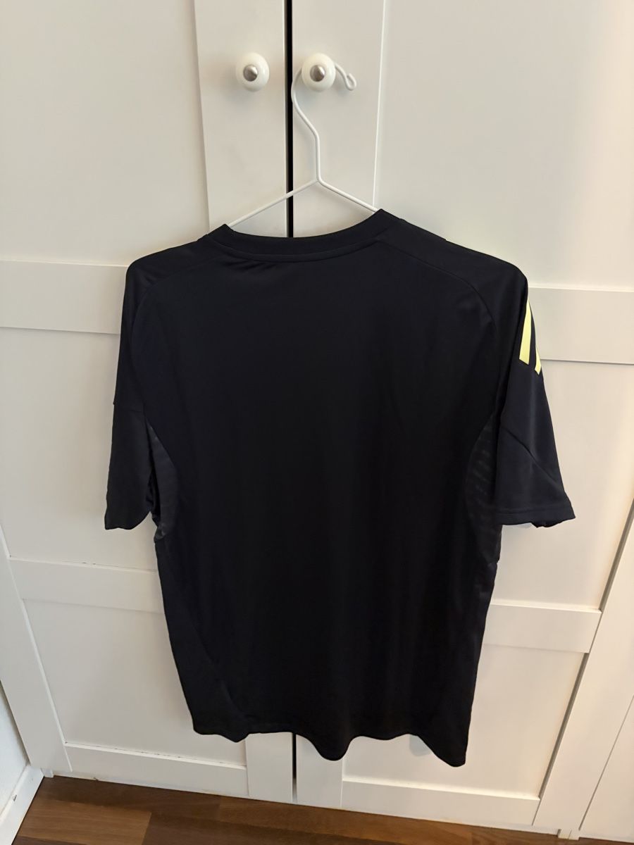Juventus Canottiere & Pantaloni: Juventus Trainingsshirt – Nuovo (secondo la descrizione) da Grenchen venduto da lyn_8w2w 2