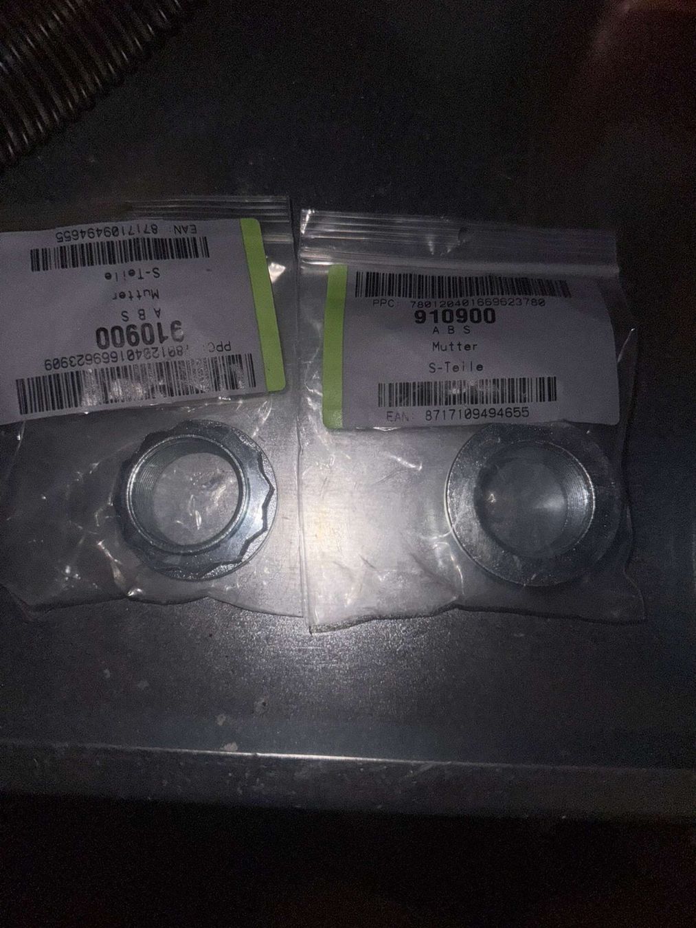 BMW Tutti pezzi di ricambio auto: Bmw e46 schraube für bremse – Nuovo e nell'imballaggio originale da Romanshorn venduto da nat_v5jc