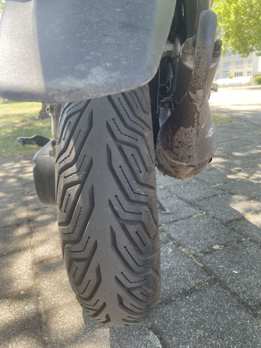 Explorer Scooter: Tacho Explorer 7494 km guter Zustand – Usato da Winterthur venduto da tuanphong60 4