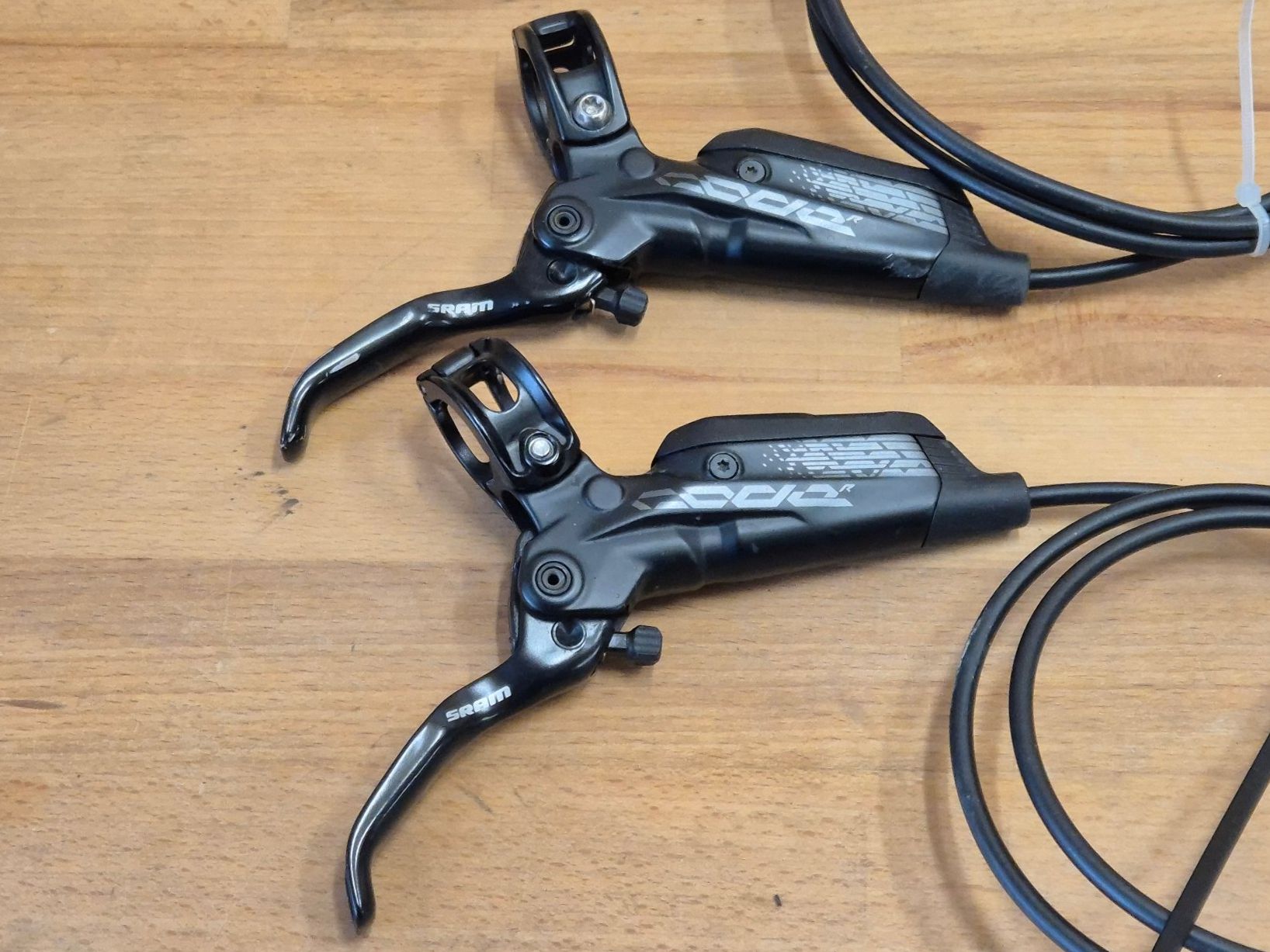 Sram Pezzi di ricambio: SRAM Code R 4-Kolben Bremsset / vorne & hinten – Usato da Versam venduto da jAcK_oF_diAMoNds 1