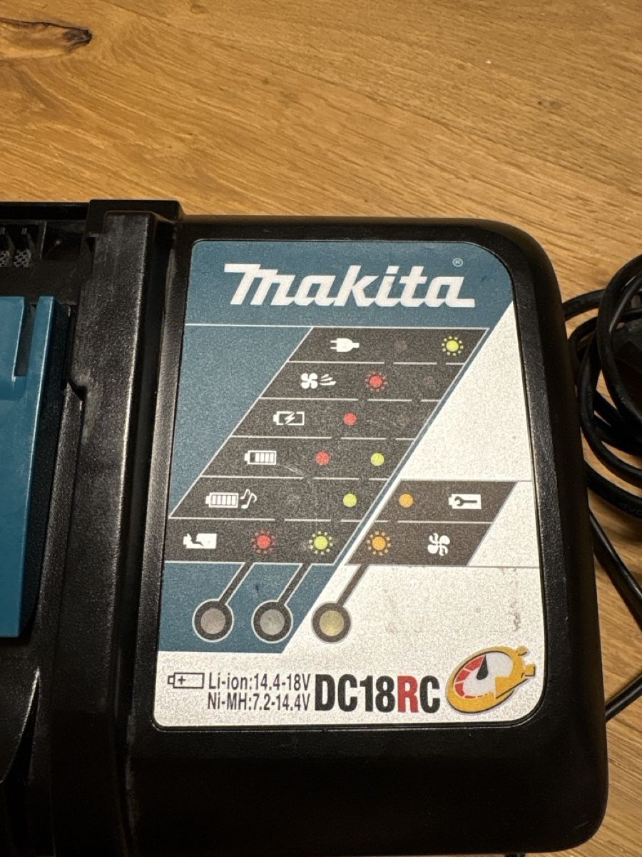 Makita Caricatori & Batterie: Makita DC18RC Ladegerät 18V – Usato da Kleindöttingen venduto da GermiSimon 1