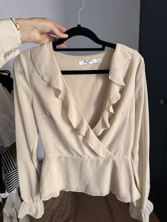 Bluse NA-KD Beige Grösse XS Wickeloptik guter Zustand