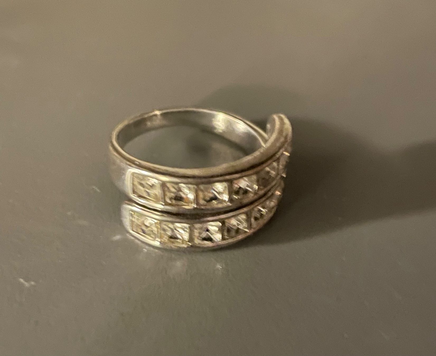 Altri gioielli: Modeschmuck - Ohrstecker, Ohrclips und Ring (Damen) – Usato da Luzern venduto da Roger3022 1