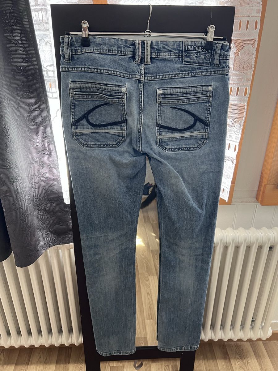 Jeans: Jeans | Taille 32/34 – Nuovo (secondo la descrizione) da Charmey (Gruyère) venduto da ya_12 3