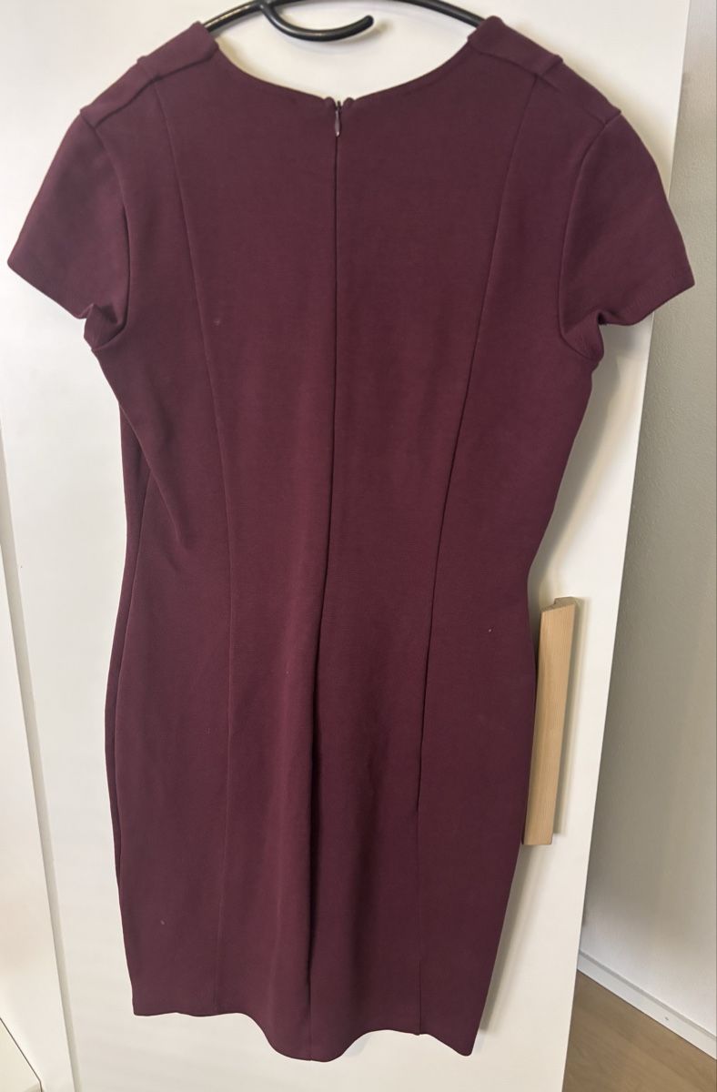 Esprit Robes: Esprit Etuikleid Gr. M Bordeaux – D'occasion à Geroldswil par ele_7hkp 1