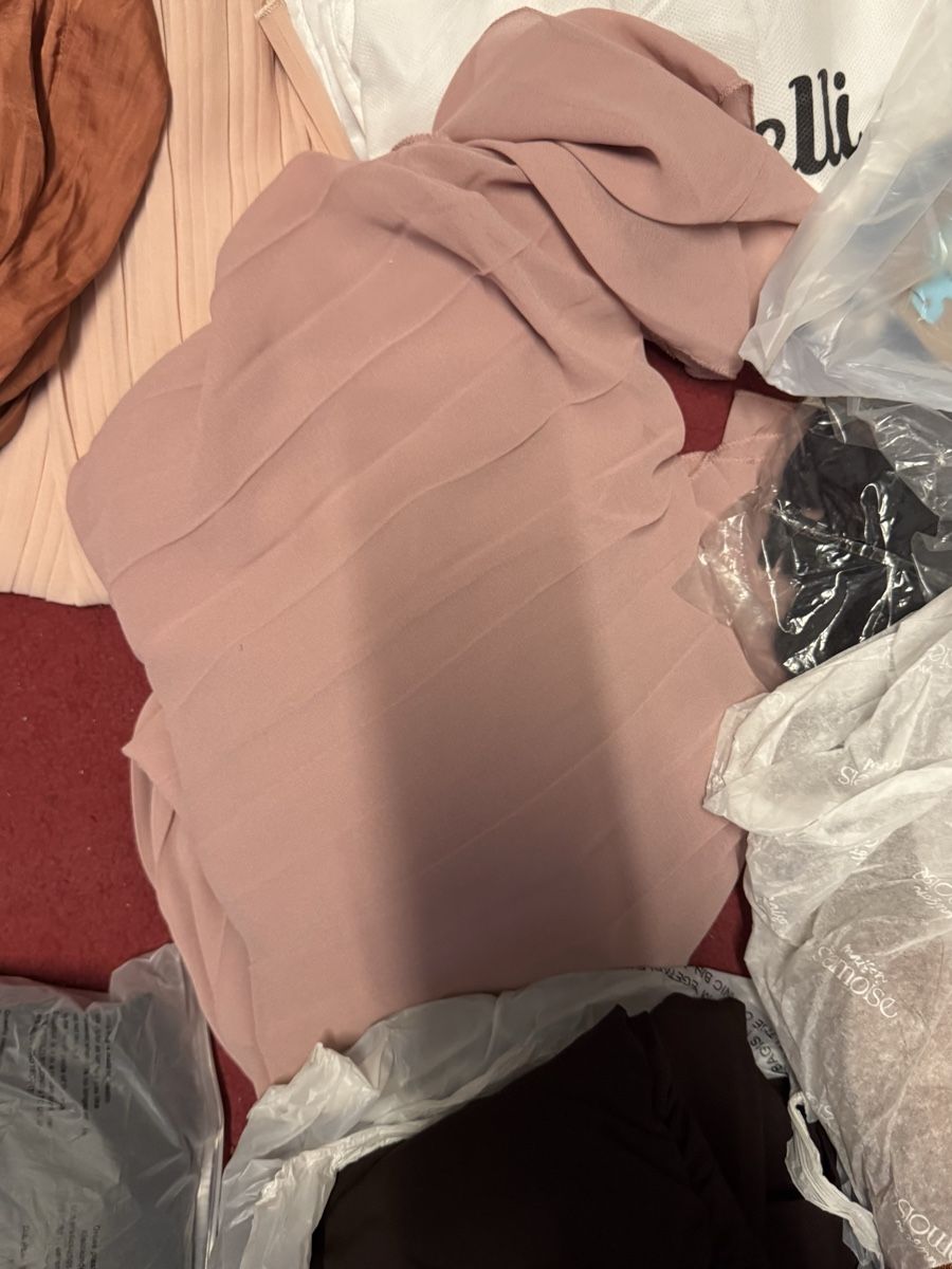Lotti di vestiti: Kleider neu 15 stk.  – Nuovo (secondo la descrizione) da Schlieren venduto da Freundlich02 6
