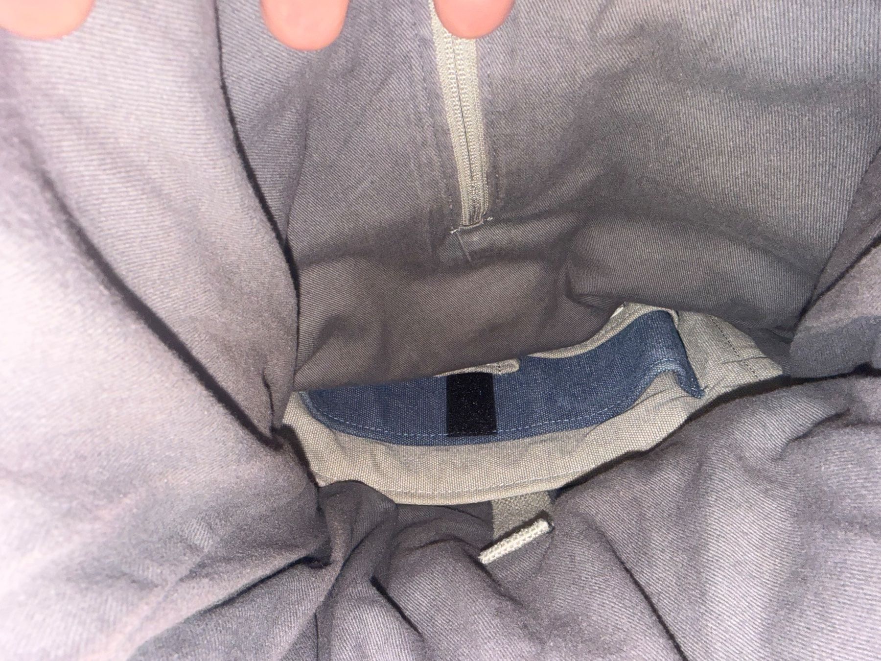 Zaini: Moderner Rucksack/Shopper aus Canvas – Usato da Sarmenstorf venduto da SimonScheurer 2