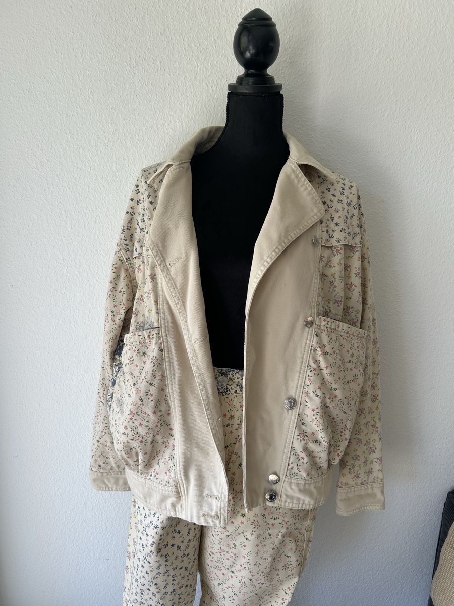 Bershka Jacken: Veste et pantalon à fleurs – Gebraucht aus Sion von cle_8cd5 3