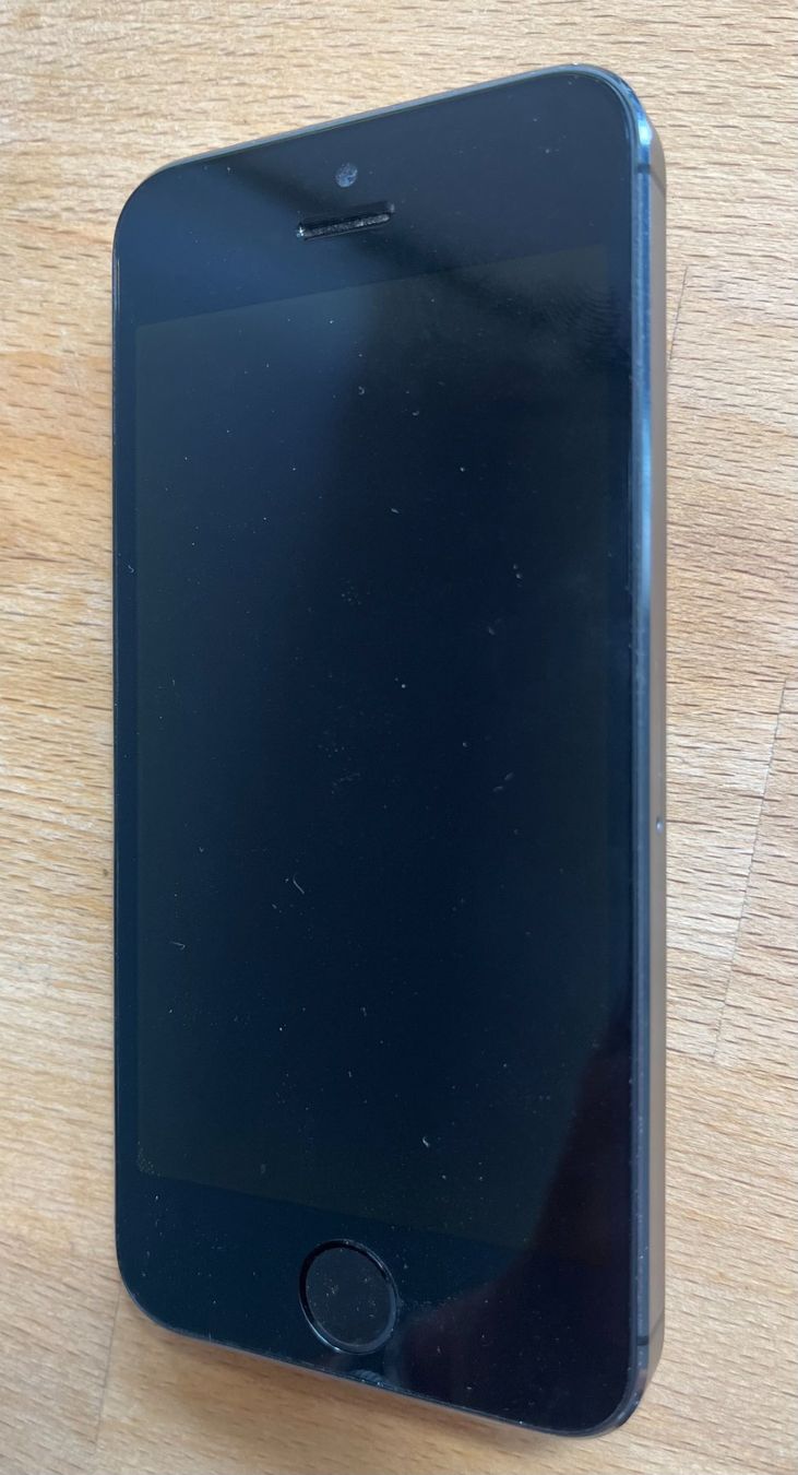 Apple Telefoni cellulari / Smartphones: IPhone 5s, grau, 32GB, A1457 – Usato da Oberwil-Lieli venduto da tho_9p6j