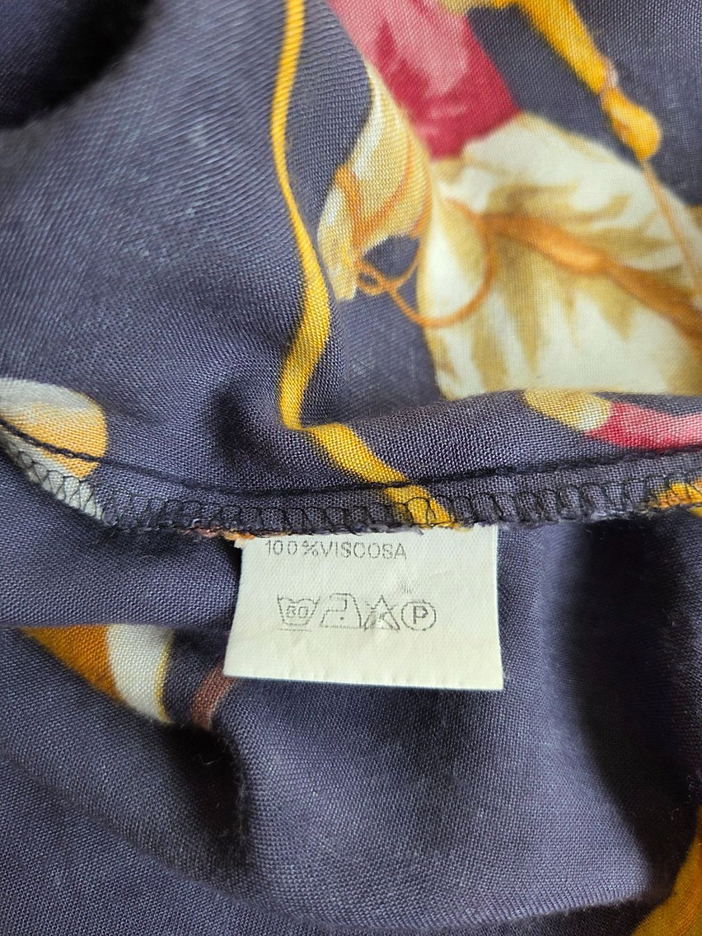 Camicette: Vintage Viskosebluse Print - EU 40 – Usato da Bern venduto da -Aniko- 5