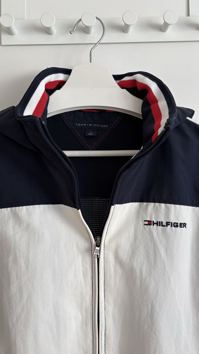 Tommy Hilfiger Vestes: Tommy Hilfiger Autumn/Spring Jacket – D'occasion à Zürich par Ydaniken 2