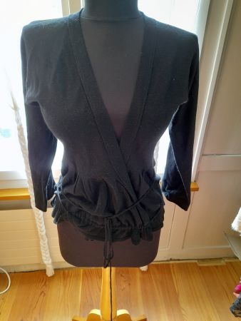 leichter Cardigan von Sisley . M . Wolle/Angora/Kaschmir .