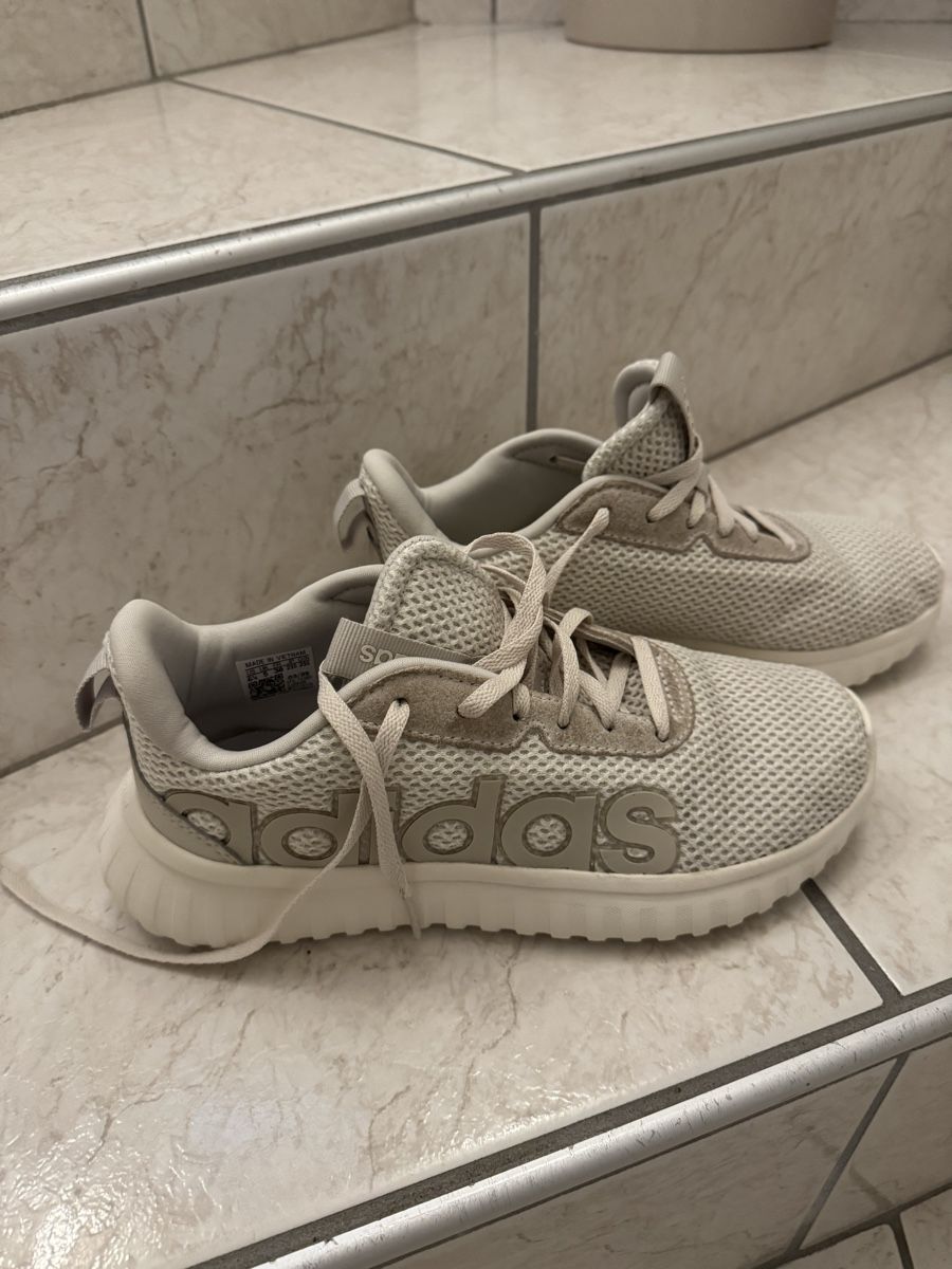 Adidas Scarpe da donna: Basket Adidas – Usato da Choëx venduto da nad_x9m5