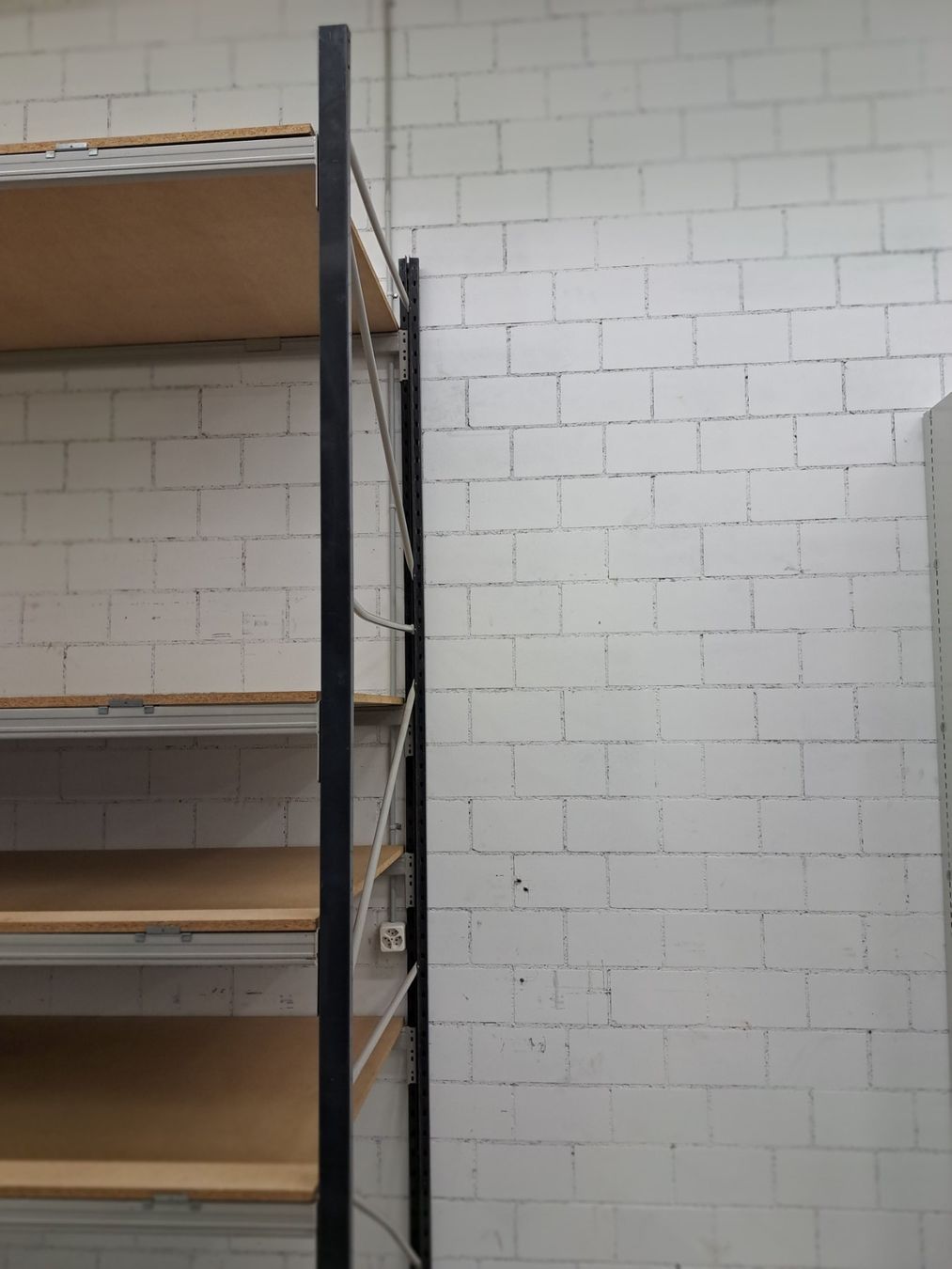 Scaffali: Lagergestell braun mit Tablar Pressspan/MDF, 5 Laufmeter – Usato da Embrach venduto da lichttechnik 9
