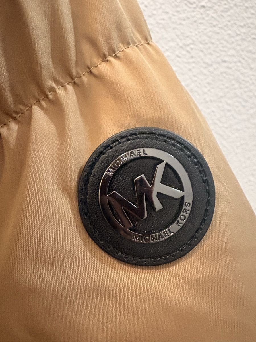 Michael Kors Giacche: Michael Kors Winterjacke Beige Grösse S – Usato da Schöftland venduto da Ana.20 4