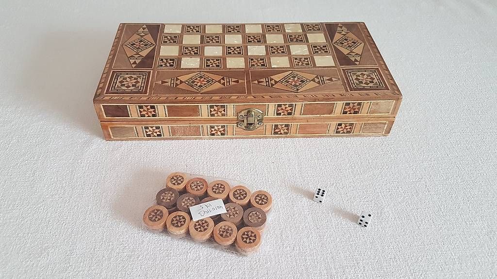 Giochi: Backgammon Spiel aus Holz - Einlegearbeit, neuwertig – Nuovo (secondo la descrizione) da Villnachern venduto da OnkelTom007