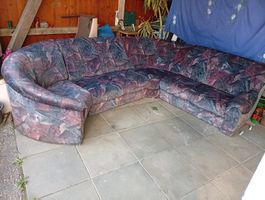 Grosses Ecksofa mit speziellem Muster, muss abgeholt werden!