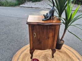 Petit meuble, table de chevet en bois ancien