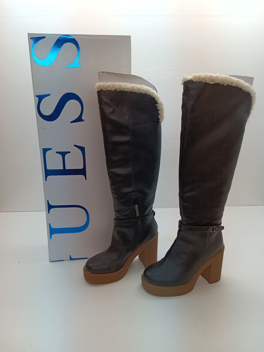 Guess Scarpe da donna: Guess Leder Stiefel, Gr. 39, Winterstiefel mit Warmfutter... – Nuovo e nell'imballaggio originale da Männedorf venduto da jplanz 1