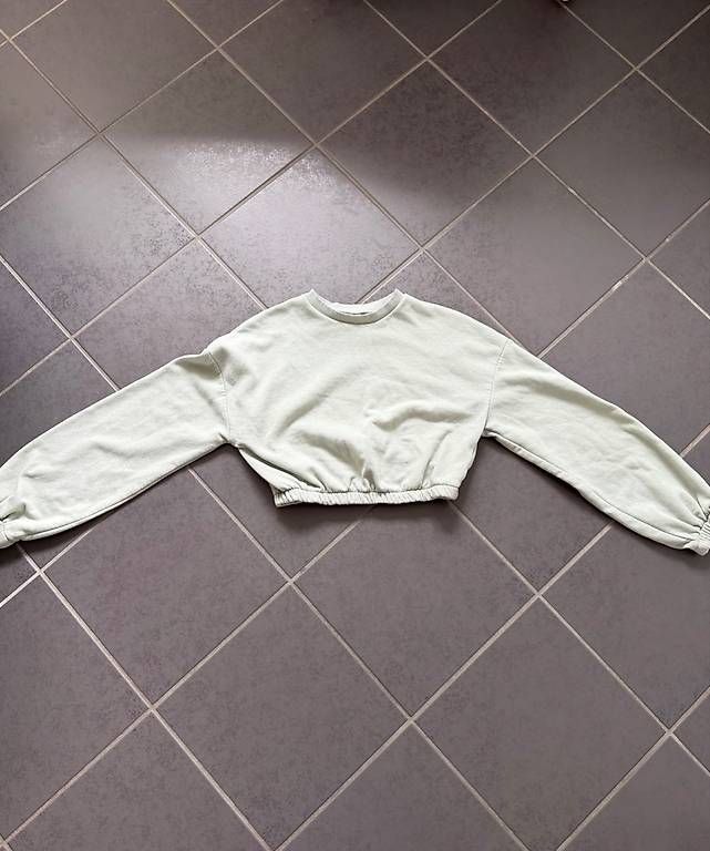 Maglioni & Felpe: HELLGRÜNES CROPPED SWEATSHIRT – Usato da Affeltrangen venduto da janaleiin 1