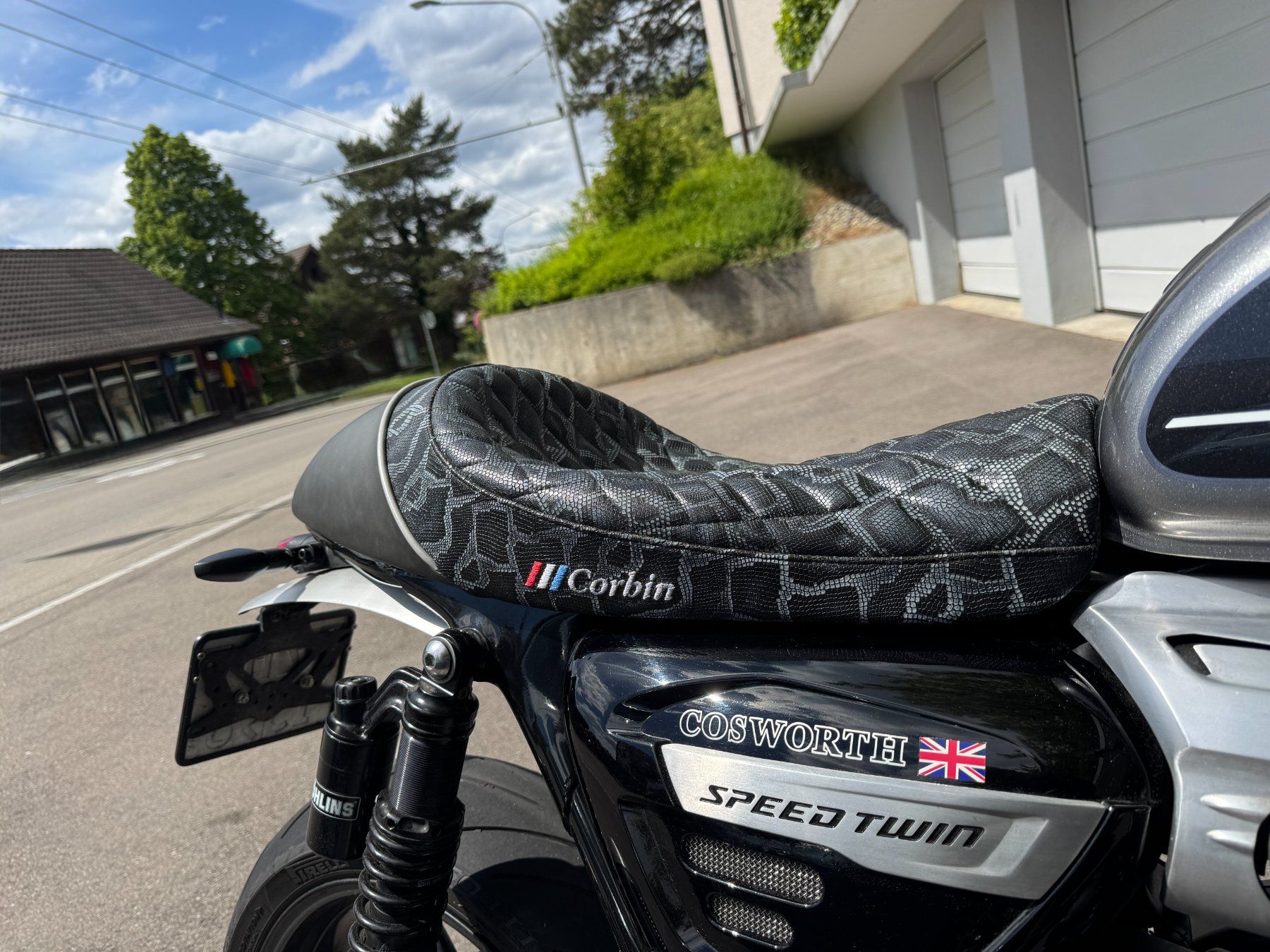 Triumph Tutti i ricambio per moto: Corbin Sollo Motorrad-Sitz 'Gunfighter' für Triumph 2020 – Nuovo (secondo la descrizione) da Zürich venduto da Meierene 1