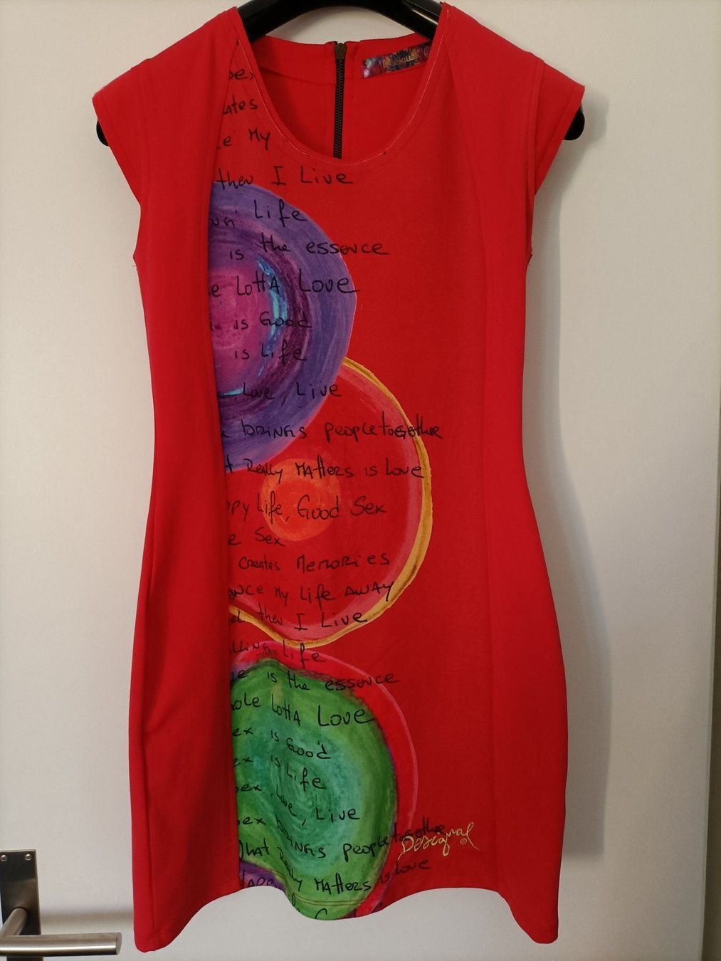Desigual Kleider: Elegantes Desiqual Etuikleid – Gebraucht aus Obergösgen von asc_72pf