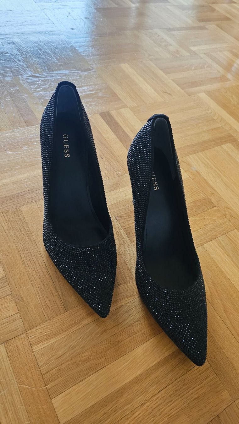 Guess Chaussures femmes: Guess Pumps schwarz Grösse 38 mit Strass – Neuf (Voir description) à Klingnau par anduril_25 4