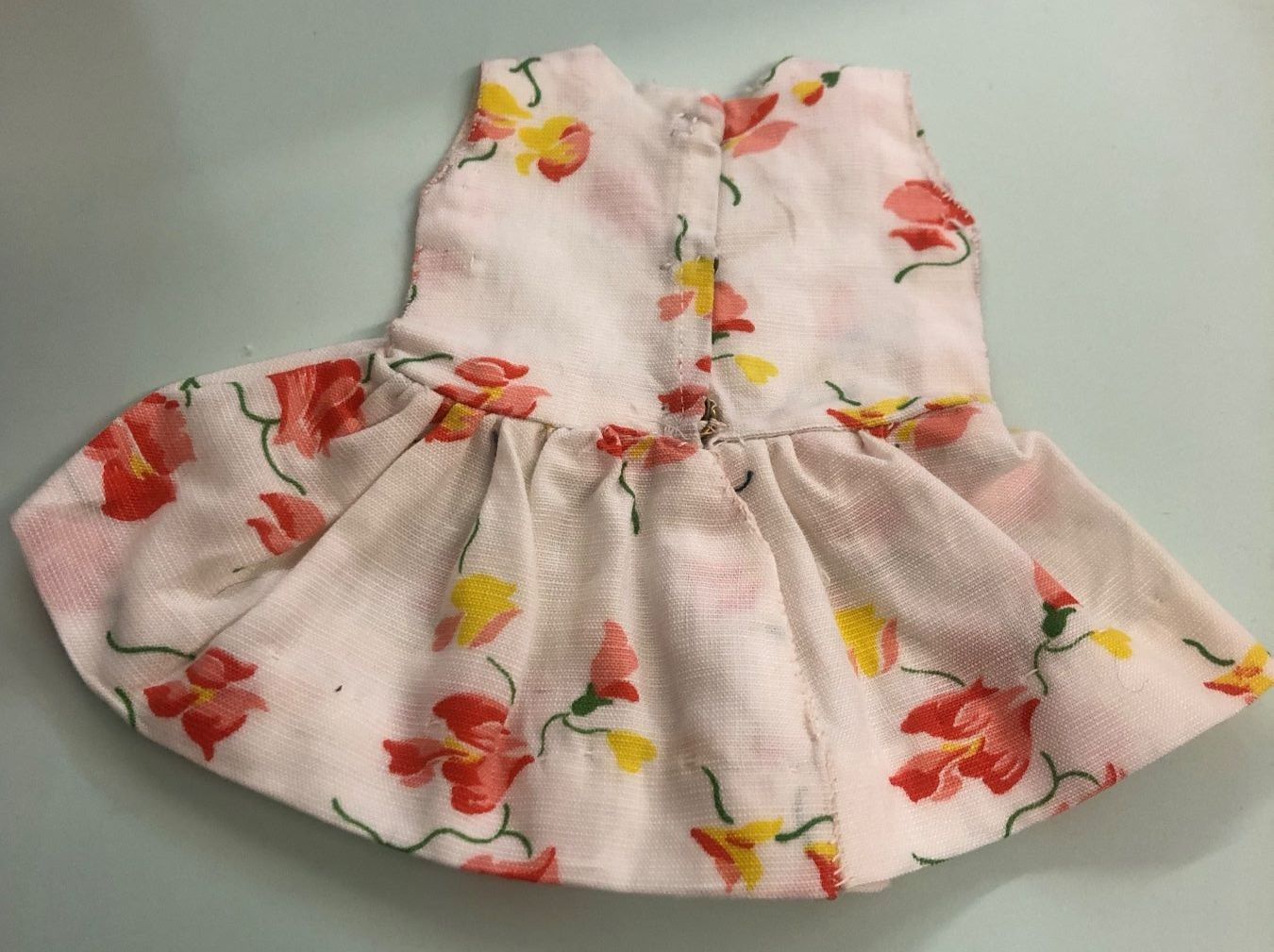 Bambole: Vintage - Puppenkleid - 12 cm lang – Usato da Pratteln venduto da Dollshop 1