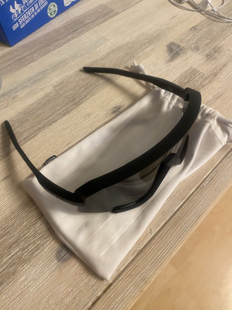 Occhiali & Lenti: Sonnenbrille 100%  – Usato da Zell ZH venduto da MegaCatch 2
