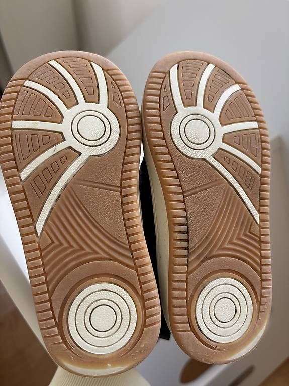 Chaussures garçon: Turnschuhe Gr.25 – D'occasion à Benken ZH par kbu_n2fl 2