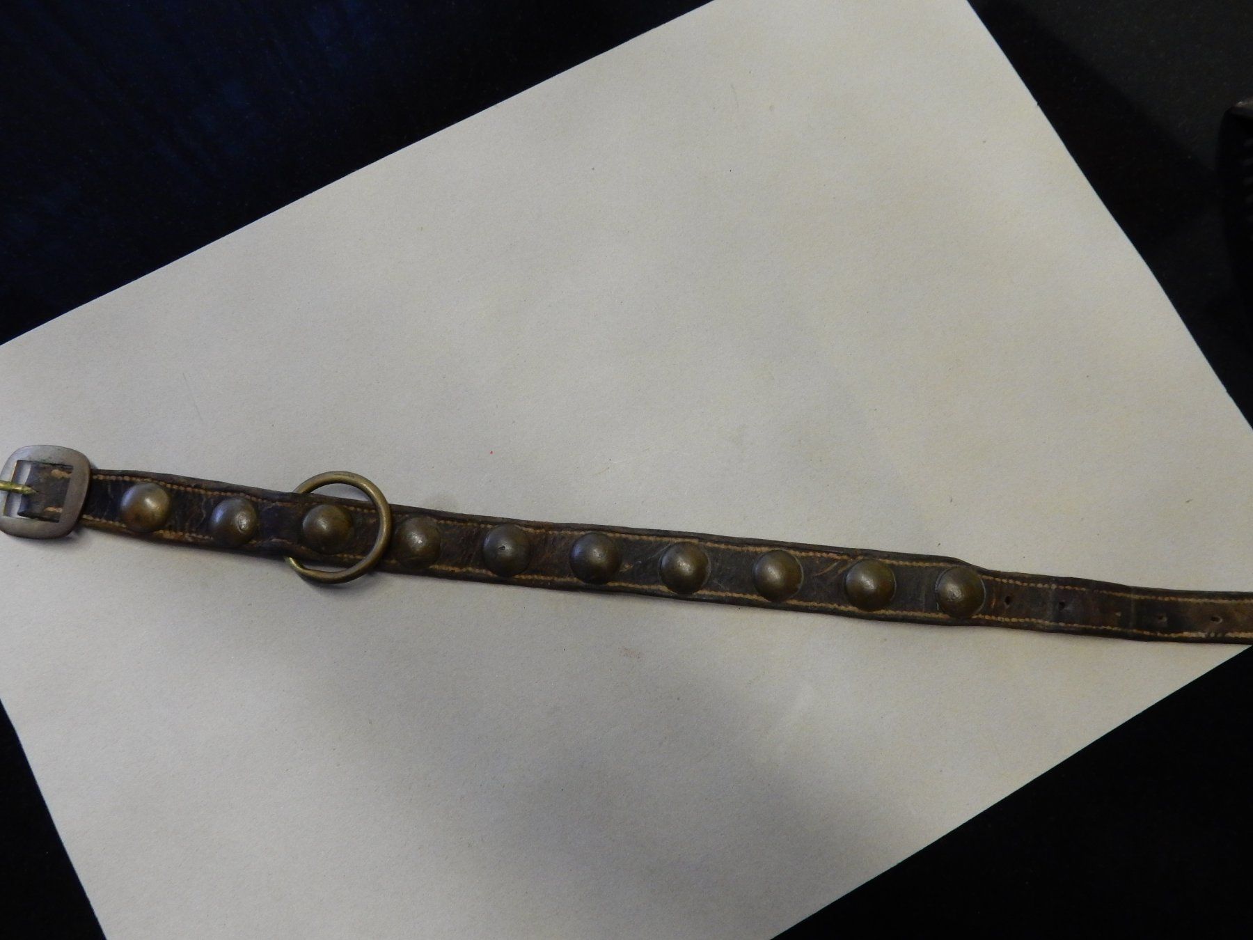 Dekobänder: Antikes Hundehalsband – Gebraucht aus Mühlethal von Buntfarbe 1