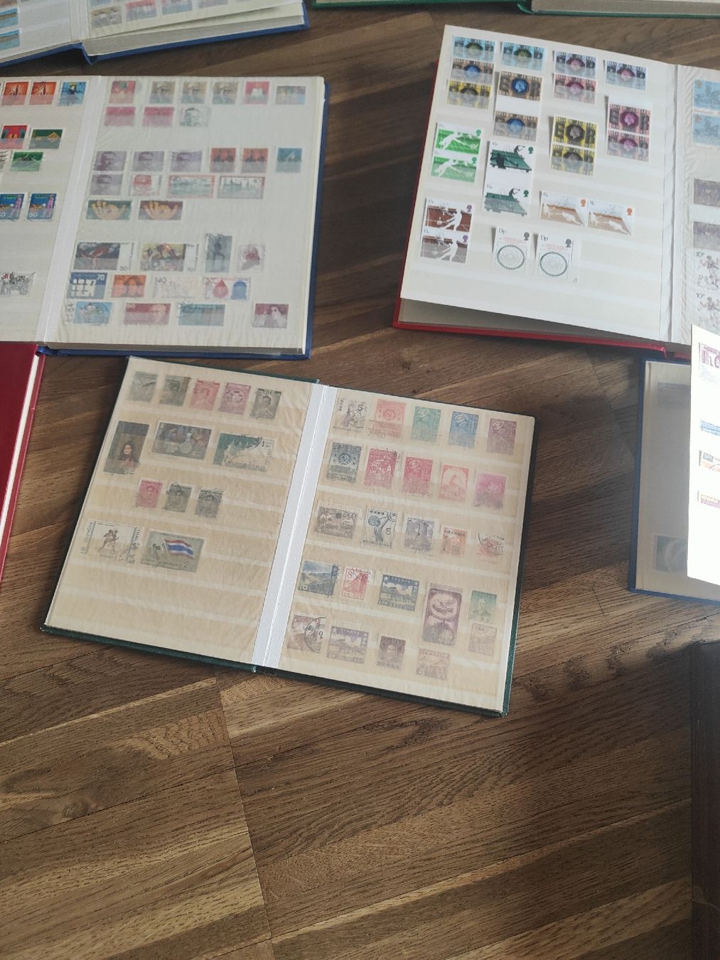 Tutti i francobolli: Briefmarkensammlung Schweizer und International • Historisch – Usato da Zürich venduto da ajt_bk2h 3