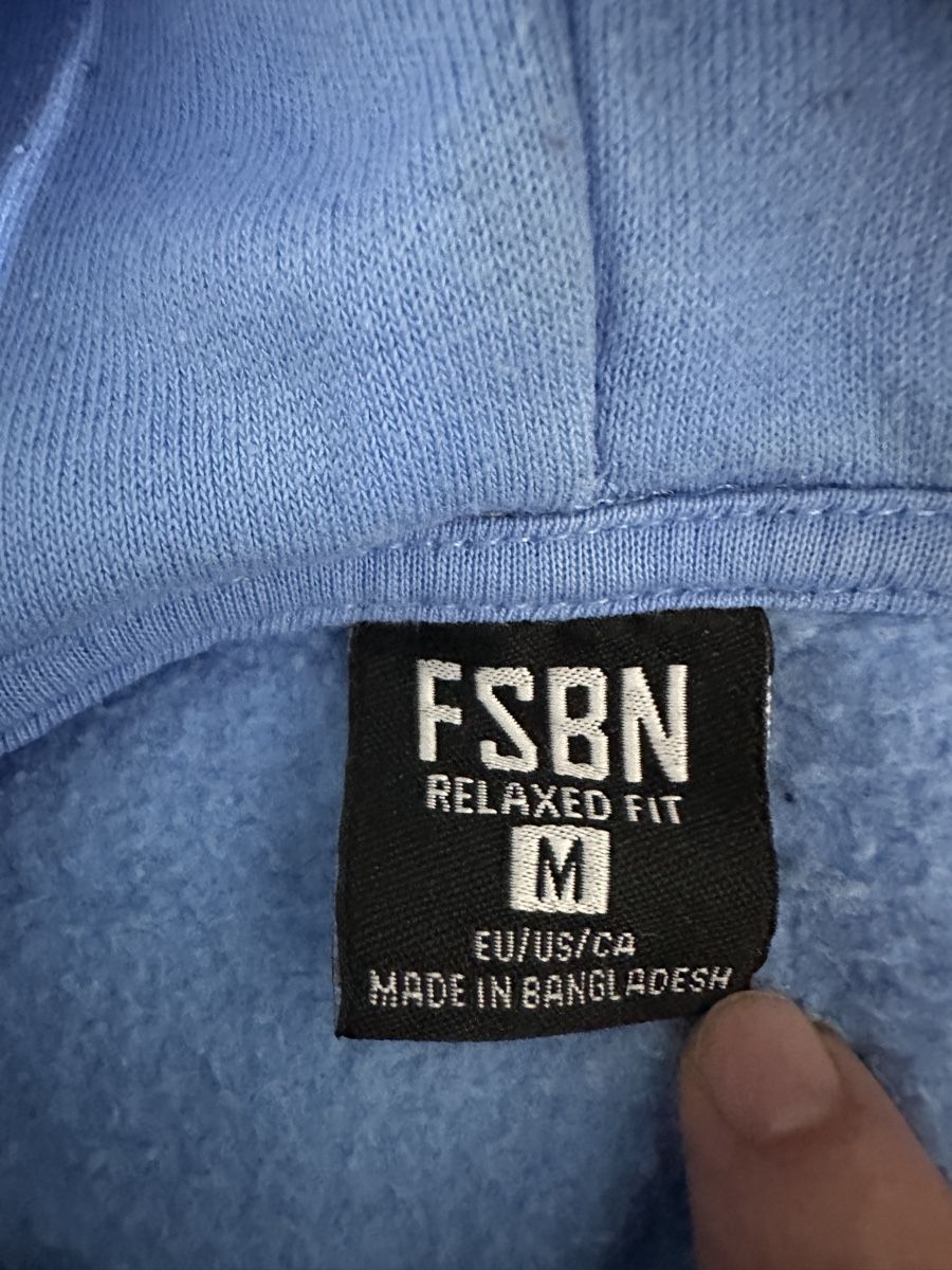 Pulls & Sweat-shirts: Kapuzenpullover FSBN blau Grösse – D'occasion à Oberurnen par nes_8xqt 6