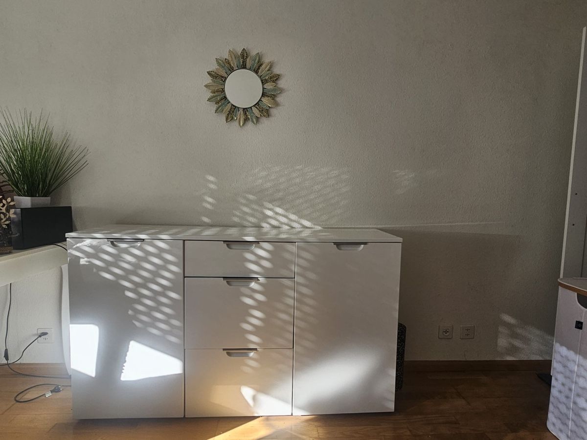 Cassettiere: Hochglanzkommode in weiss zu verschenken! – Usato da Riehen venduto da tie_9ytz