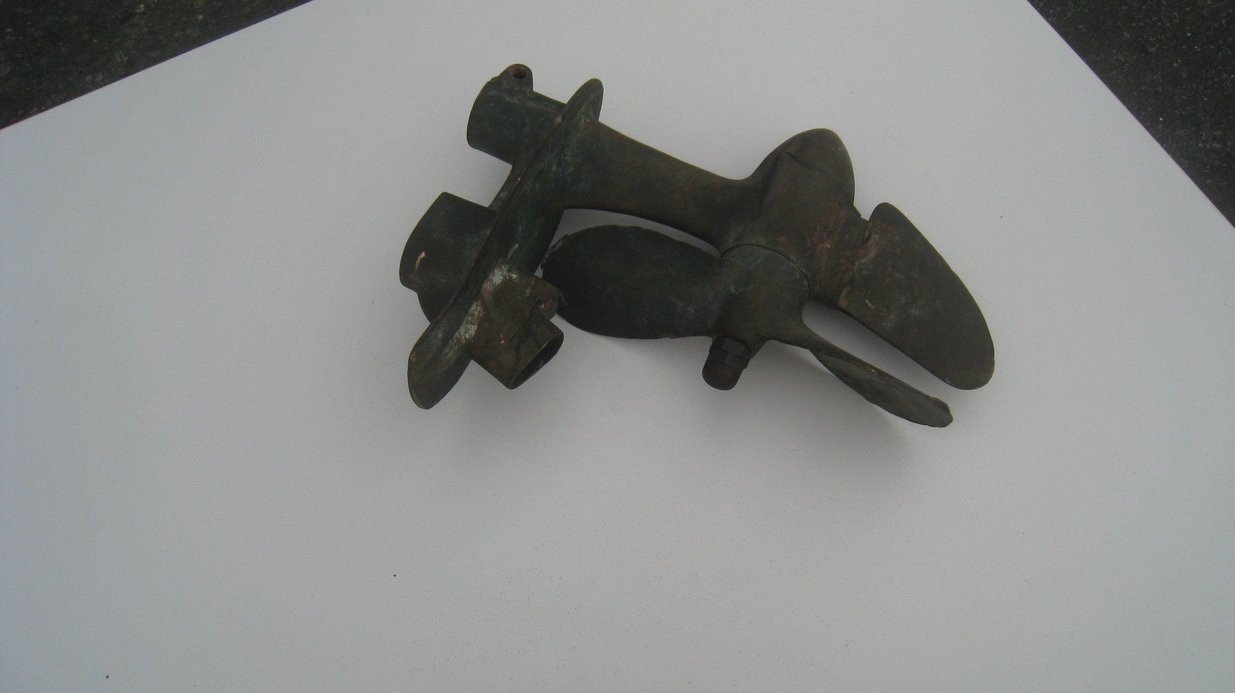 Barche: Antiker Schiffspropeller aus Bronze / Messing mit Halterung – Usato da Fisibach venduto da sut_88cc 1