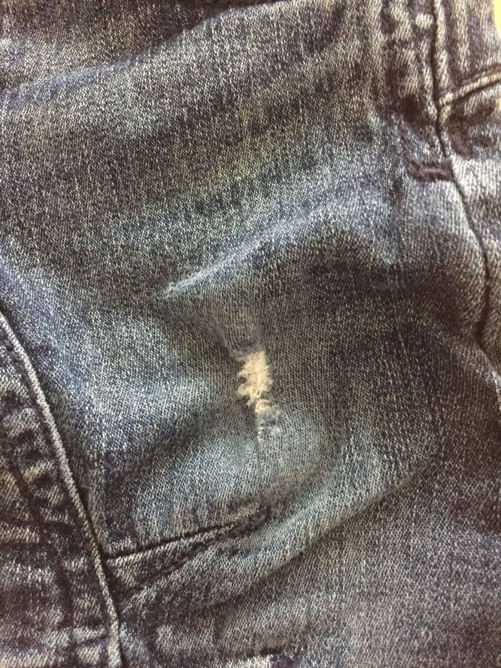 Pantaloni: Jeans "bellybutton" – Usato da Muttenz venduto da Juvenile33 1