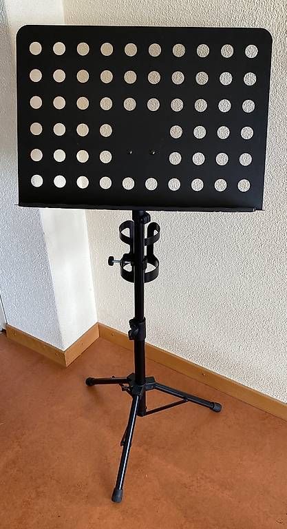 König & Meyer Supporti per strumenti musicali & leggii: Orchester-Notenpult von König & Meyer – Usato da Urdorf venduto da Resumasa