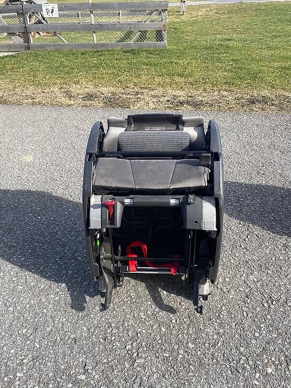Seggiolini per auto: Autositz zu Van Peugeot 807 – Usato da Gross venduto da Rocks1 2