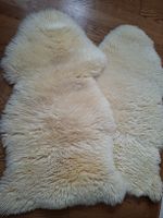 Zwei echtes Schaffell beige hell weich wie neu