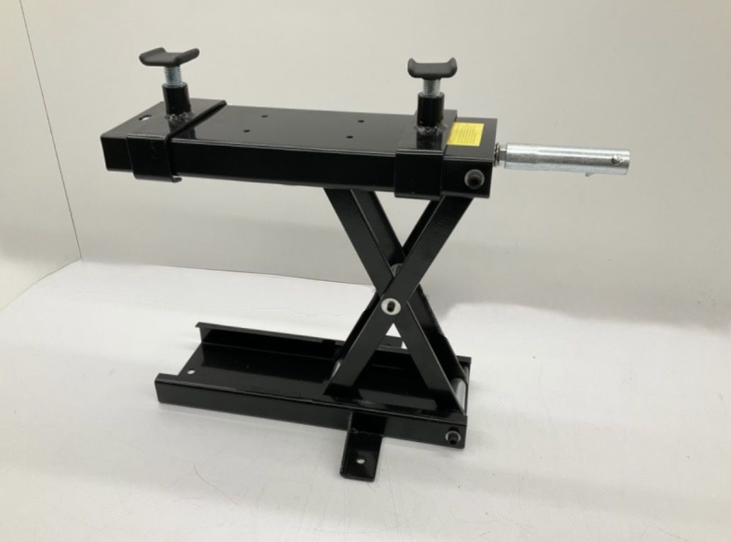 Piattaforme elevatrici: Motorrad Hebebühne 500KG – Nuovo e nell'imballaggio originale da Gossau SG venduto da Sekki0407